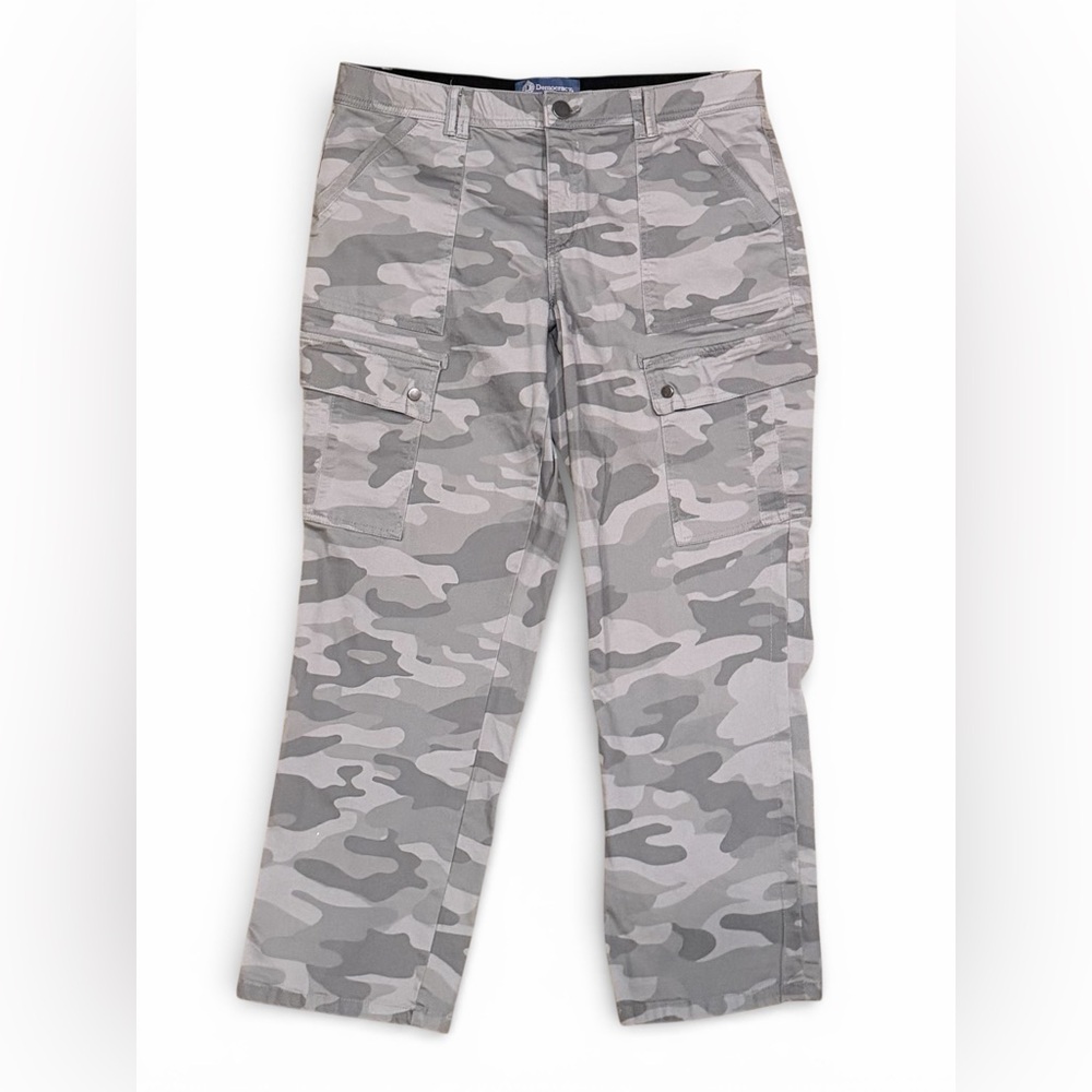Democracy Gray Camo Cropped Cargo Pants